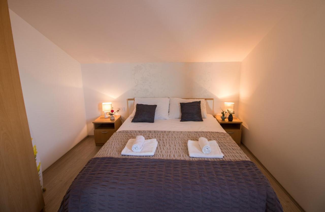 Apartments Villa Carica B&B Mimice Exterior photo