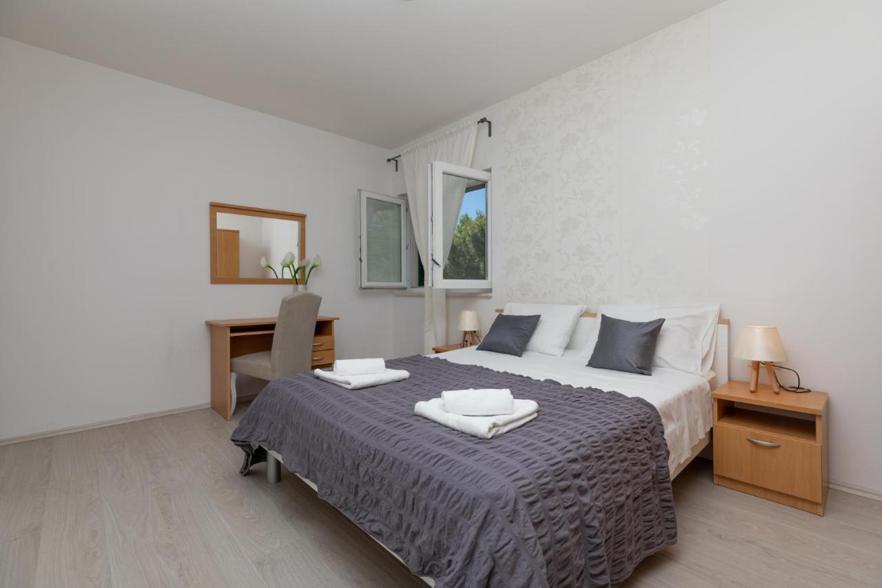 Apartments Villa Carica B&B Mimice Exterior photo