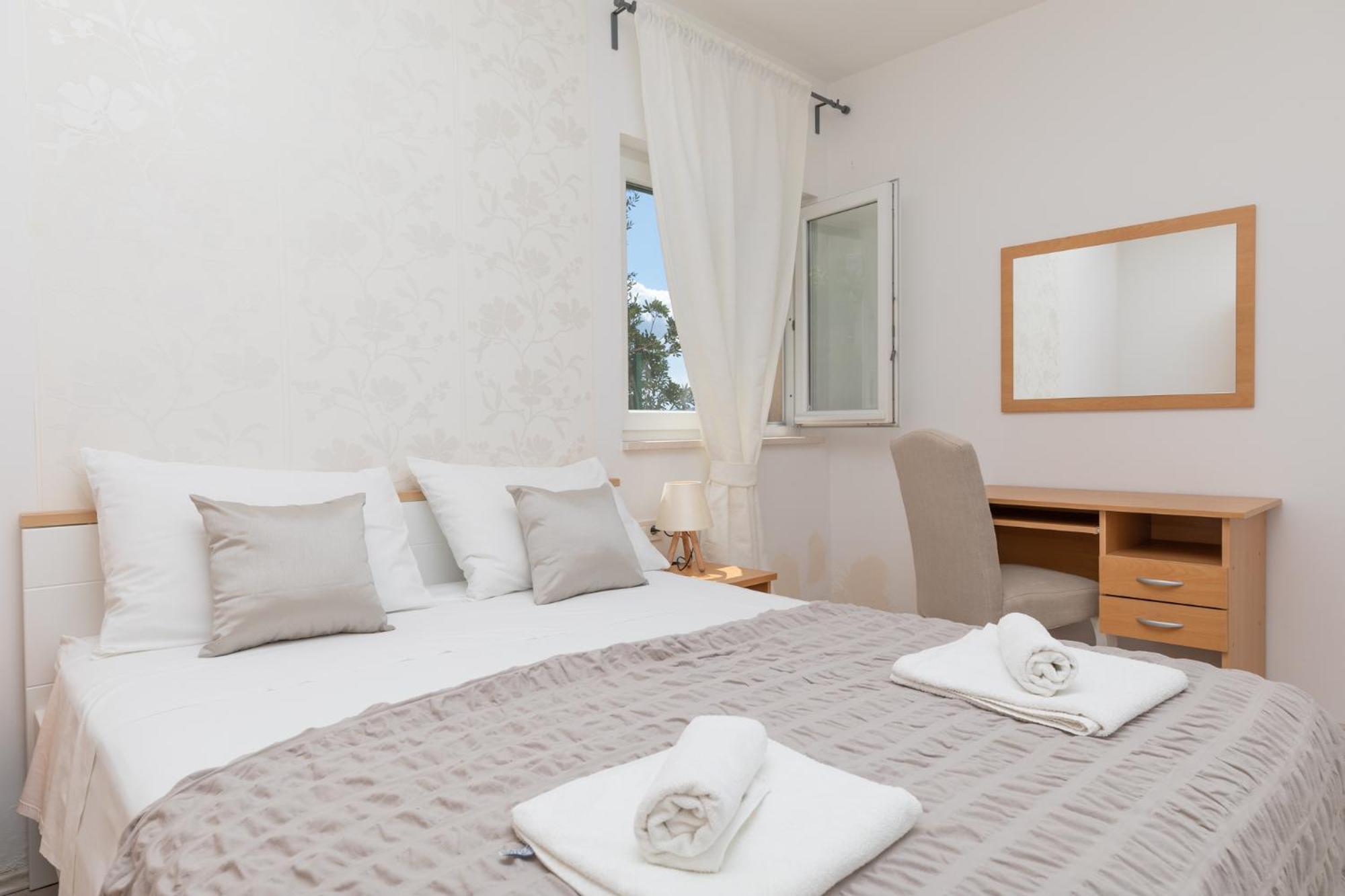 Apartments Villa Carica B&B Mimice Exterior photo