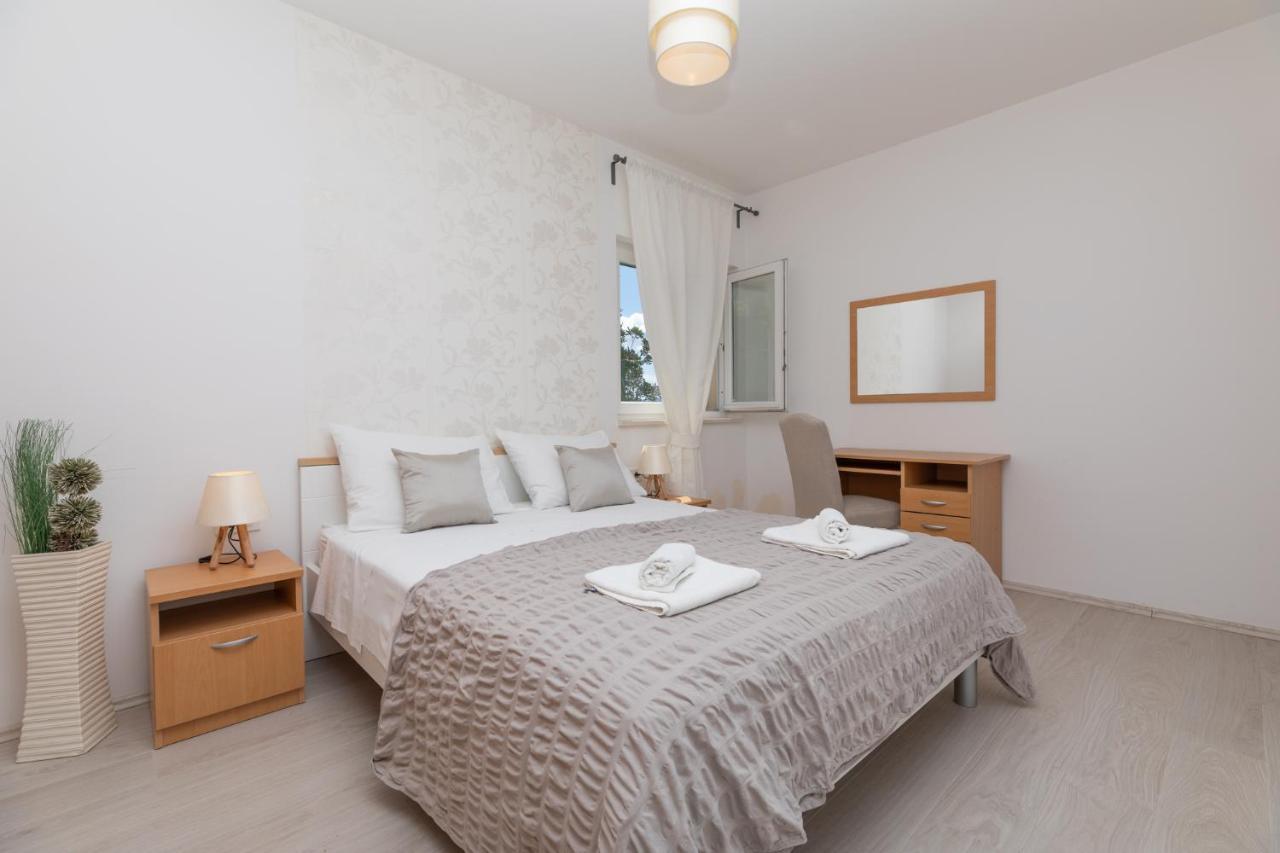 Apartments Villa Carica B&B Mimice Exterior photo
